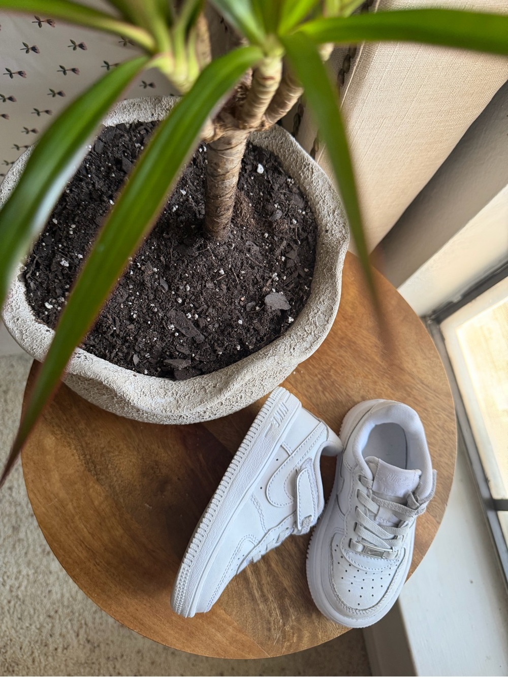 Nike Air Force Kids White Low-Top Sneakers - Classic Casual Shoe